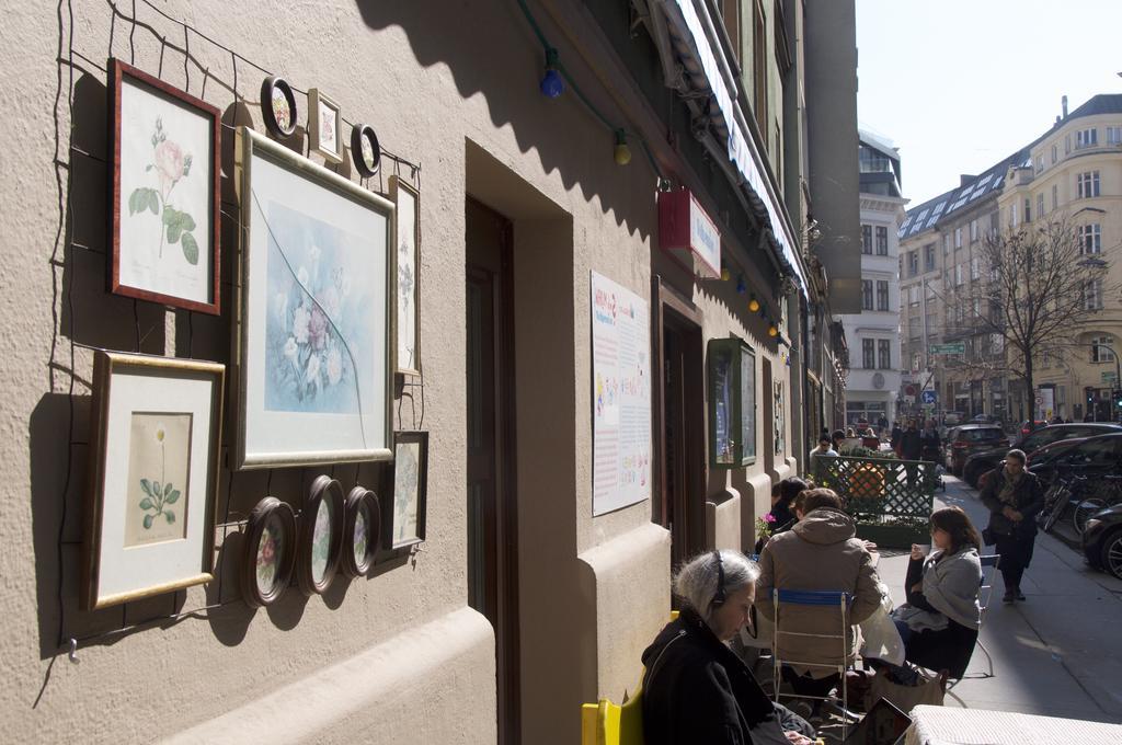 State Opera Alley Lodge Vienna Exterior photo